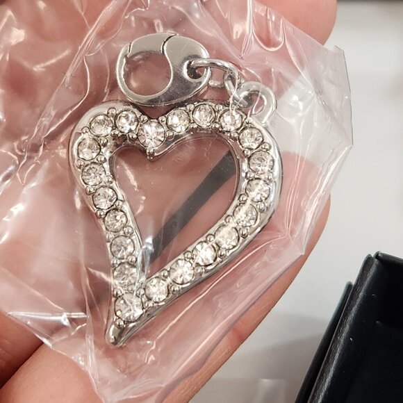Forever / Paula Abdul / Avon Bundle Rhinestone Heart Pendant & Hollywood Studs - Picture 7 of 12